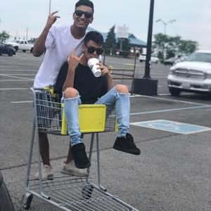 Meet your Posher, Camilo